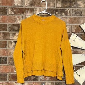 Women’s H&M cropped sweater